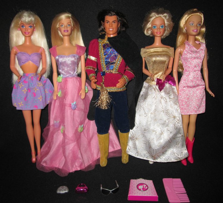 «Эффект насмотренности» или 200 фирменных кукольных нарядов | Бэйбики «Эффект насмотренности» или 200 фирменных кукольных нарядов