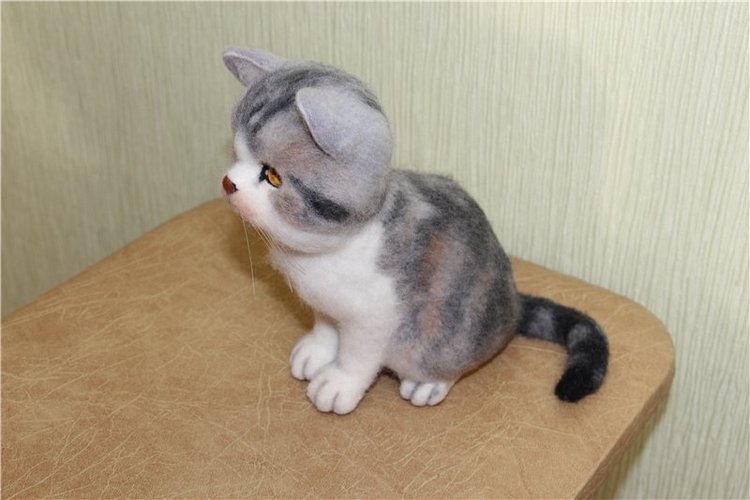 Котик Дени. Авторская игрушка Анны Ястрежембовской (фото 7)