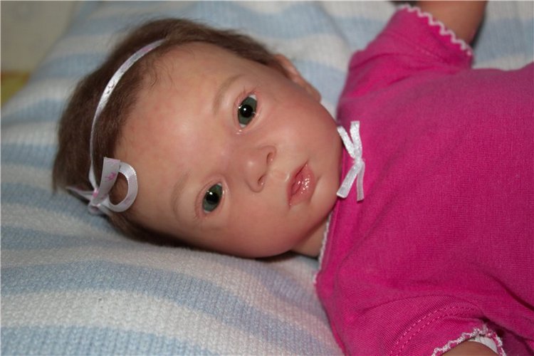 Маленькая пуговка Аделиночка (фото 3)