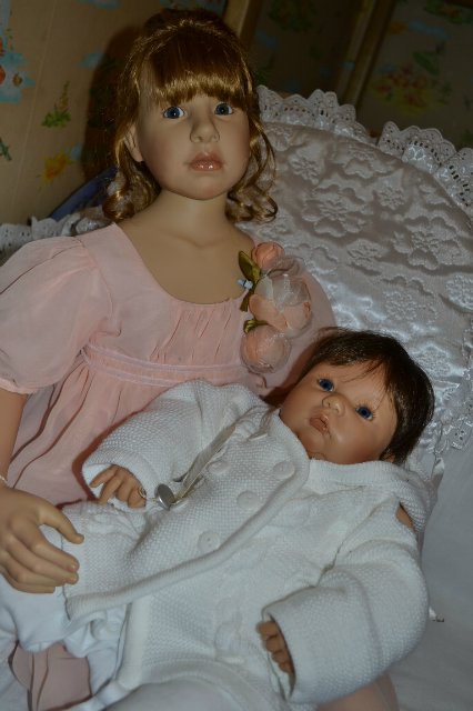 А у Гвэн появилась сестренка (или братик)