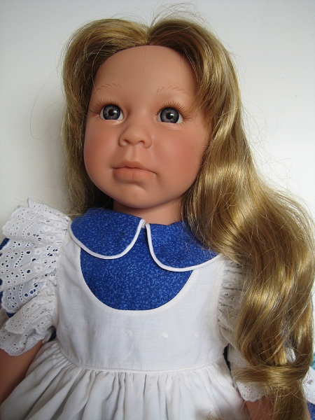 Почему грустит Алиса? Alice in Wonderland Lee Middleton, автор Eva Helland (фото 4)