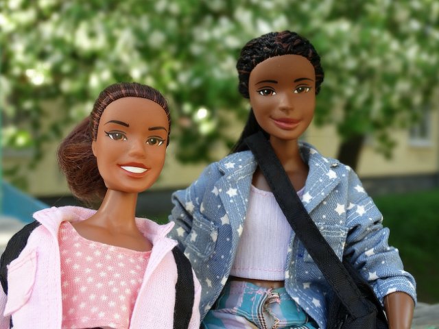 Реальные девчонки на прогулке