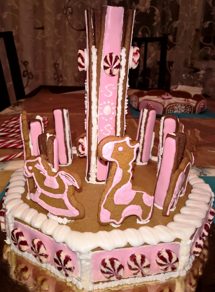 Для продвинутых в геометрии, или, Мой первый опыт изготовления пряничной карусели (с пошаговой съемкой)