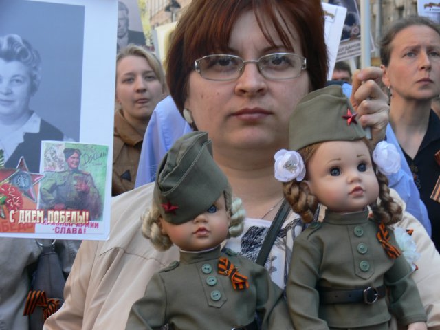 Праздник Победы и шествие Бессмертного полка в Санкт Петербурге с девчонками Gotz (фото 8)
