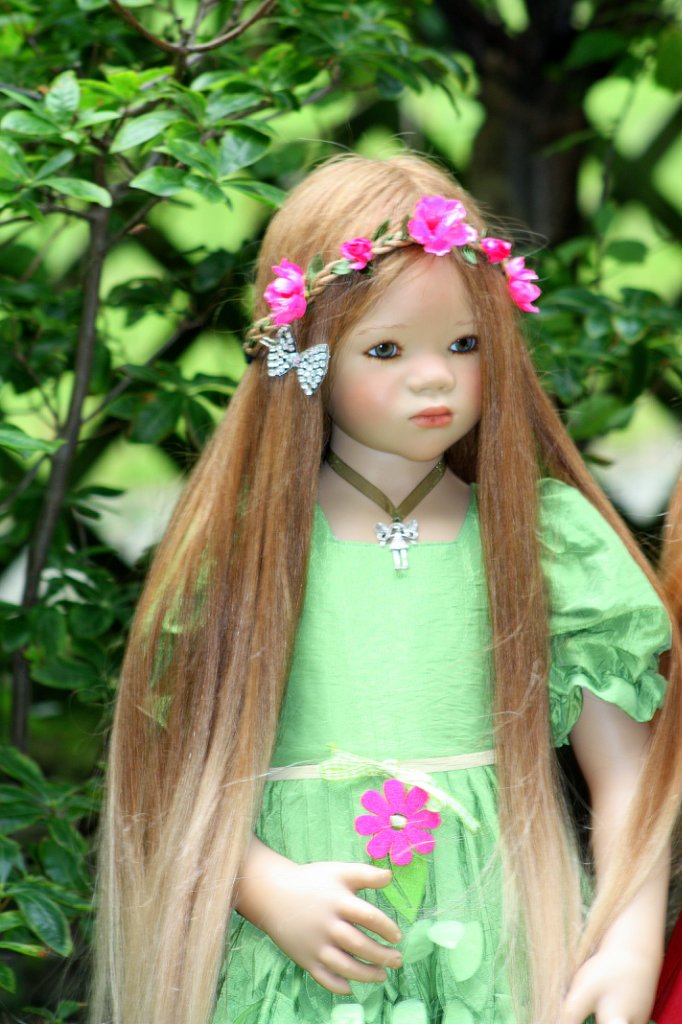 Солнечный денек в саду. Часть вторая - три подружки