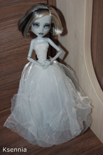 Монстры? Что вы, что вы!...часть 5, pinioned