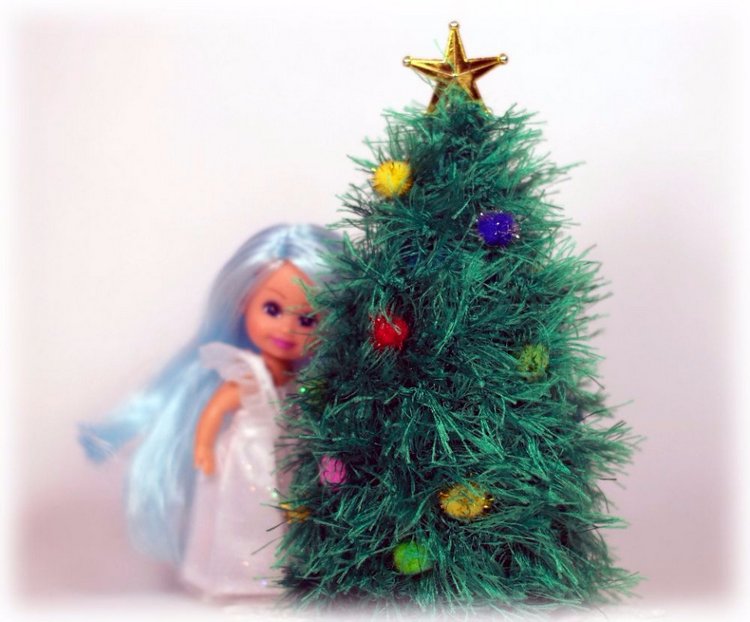 А у любопытной Дуськи на ёлке чуть зайца не увели (фото 10)