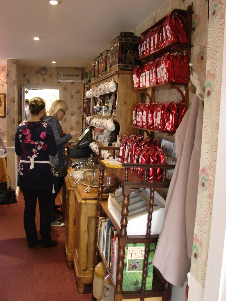 Как маленькие тролли отметили 14 февраля ... труля-ля-ля-ля