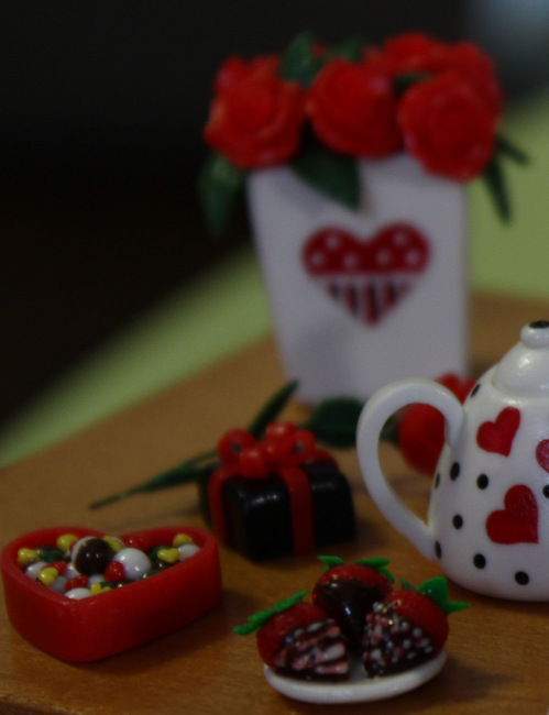 Как Фиби и Остин зиму зимовали. Часть 2: День Святого Валентина, 8 Марта