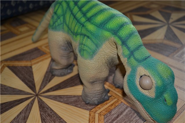 Любопытный динозаврик PLEO