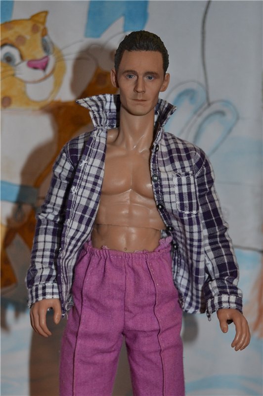 Том Хиддлстон в миниатюре! Уже дома! Ура (фото 9)