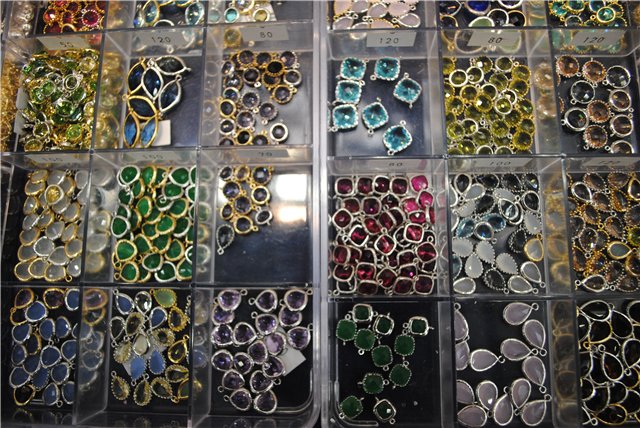 Выставка на Тишинке "Атмосфера творчества" - 2014. Мечты сороки сбываются! Блеск и великолепие