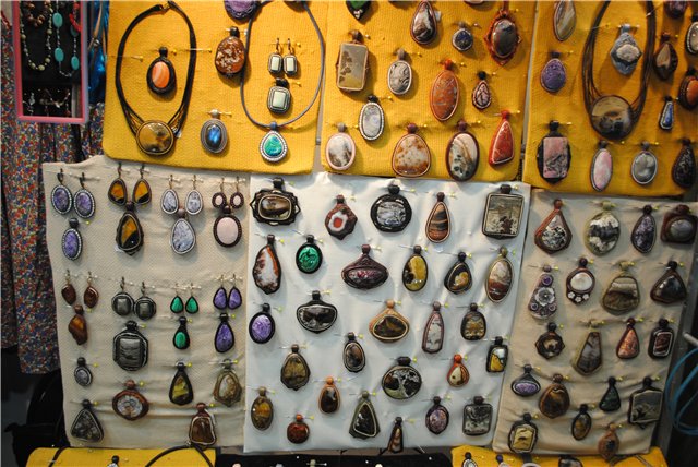 Выставка на Тишинке "Атмосфера творчества". Октябрь 2014. Начнем со второго этажа