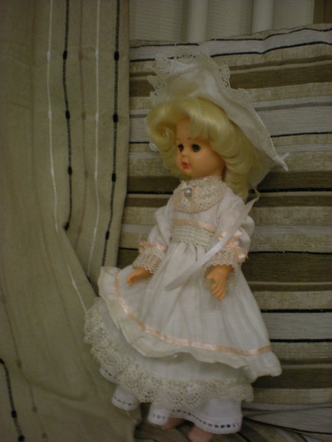 Не антикварное платье для не антикварной куклы