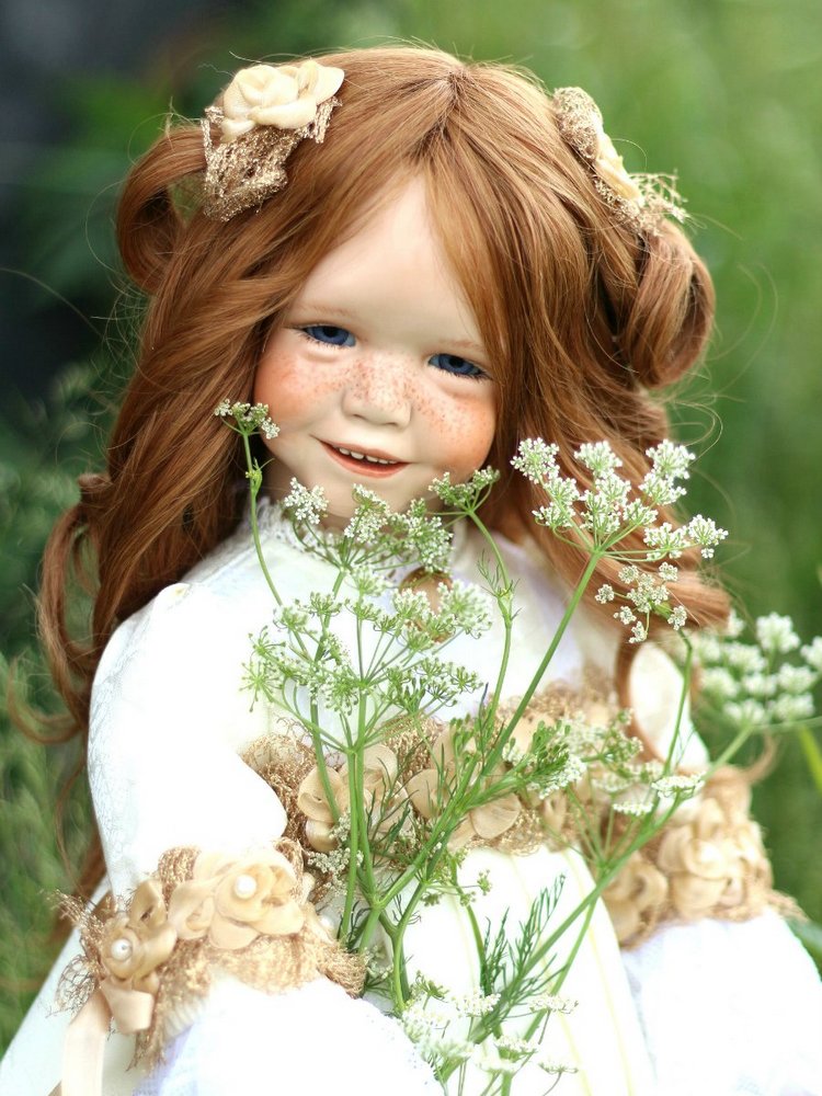 Улыбнется девочка, подмигнет слегка ... кудри ярко-рыжие ручкой теребя