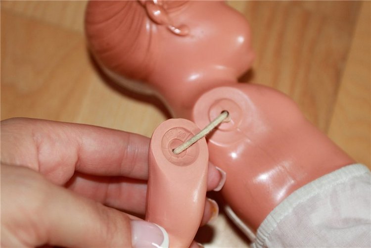 Перетяжка рук. Гретхен, Cellba Celluloid Warenfabrik , Germany, 1940 г (фото 3)