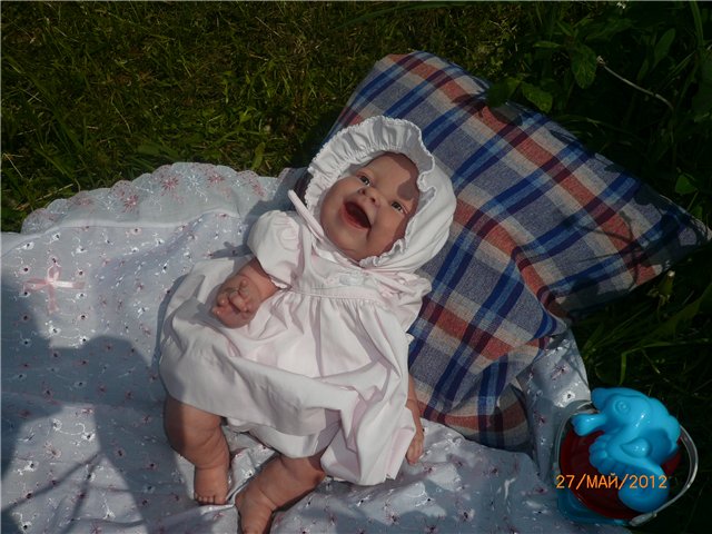 Лолочка гостит у бабушки Лены