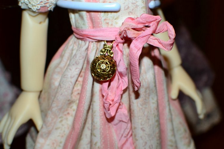 Платья для девчонок. Layla & Layla & Larissa Kaye Wiggs