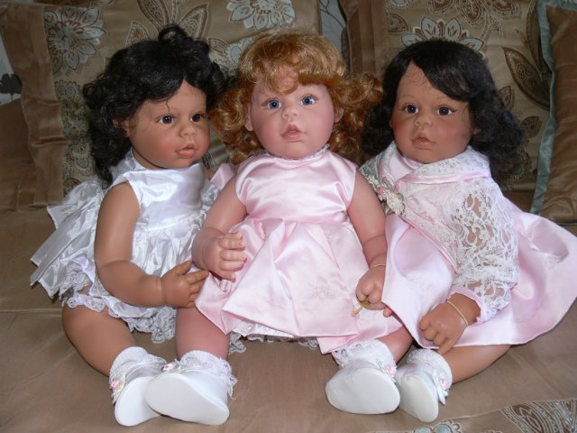 Три подружки кудряшки. Lee Middleton