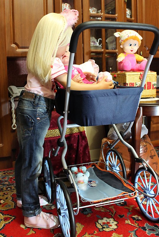 Сестрички - кукла реборн Криста и куколка Susan Lippl (фото 10)
