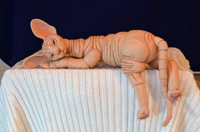 Монстрокот. Игрушка валянием из шерсти своими руками (фото 6)