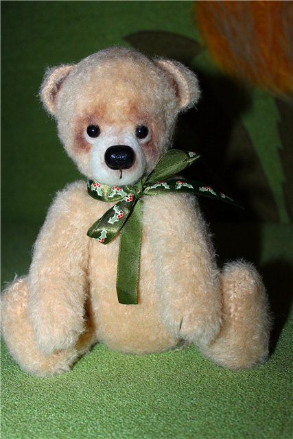 Мишка Лева - игрушка вязанная крючком (фото 2)