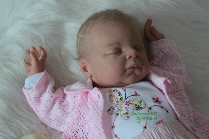 Спящий ангелок Ребекка. Кукла реборн Виктории Вишни