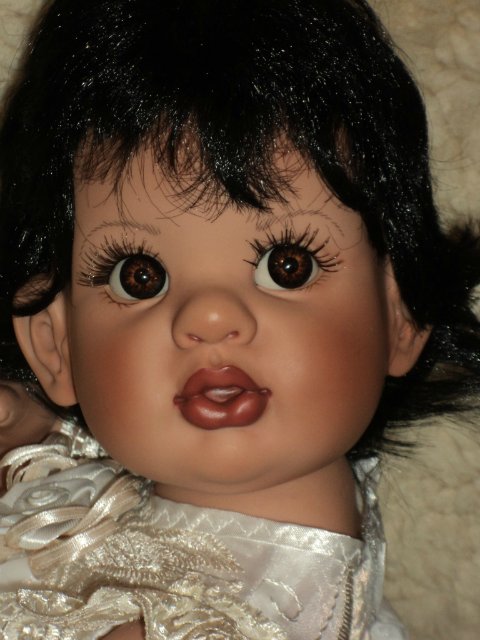 Кукла Little Beavy от FayZah Spanos