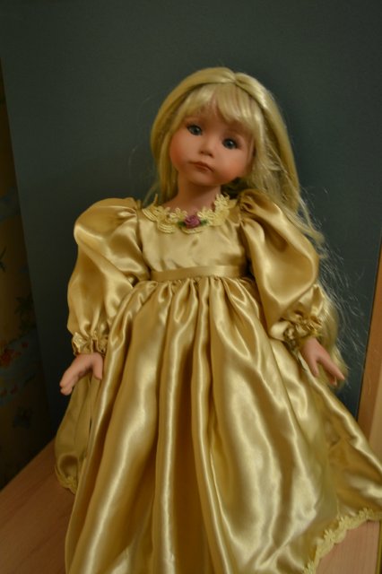 "Посреди золотого поля встанет..." - "золотая" кукла от Линды Рик