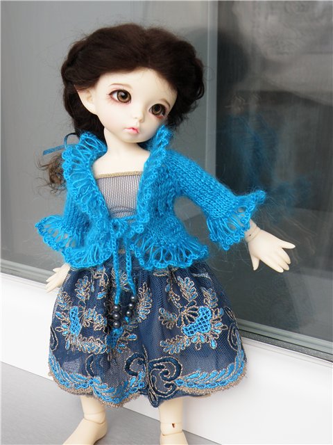 И нет нам покоя ни ночью ни днем, всё вяжем и шьём