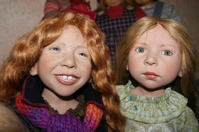 Кто стучится в дверь ко мне с толстой сумкой на ремне