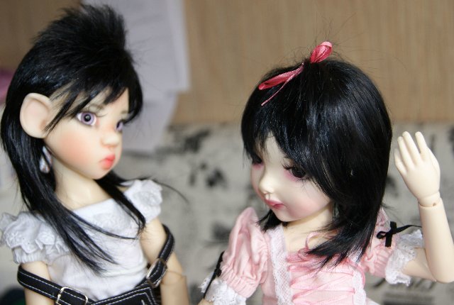 Lotus Kim Lasher и Miki Kaye Wiggs - теплая встреча двух сестриц