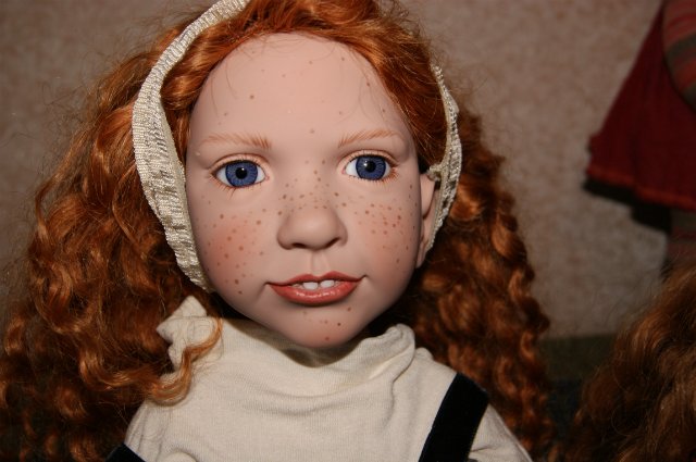 Кто стучится в дверь ко мне с толстой сумкой на ремне