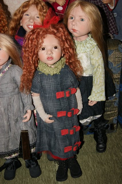 Кто стучится в дверь ко мне с толстой сумкой на ремне