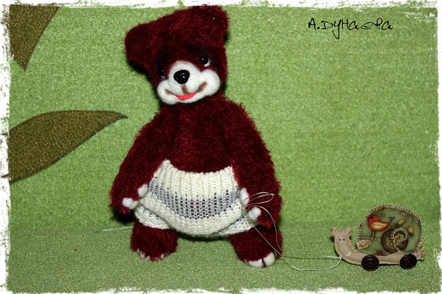 Мишка Антошка - игрушка вязанная крючком (фото 2)
