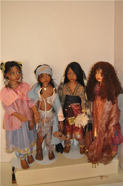 Короле́вский гамби́т. Куклы Philip Heath