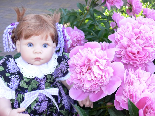 Как мы с Тиффани гуляли у мамы. Lee Middleton doll