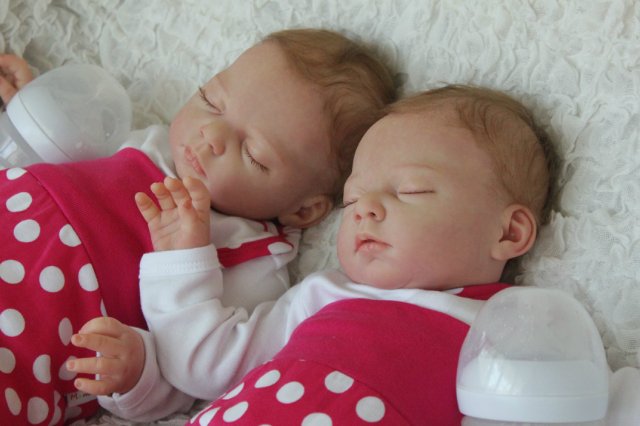 Одинаковые дочки... Куколки реборн Виктории Вишни