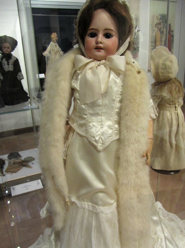 «Мода по-взрослому. Истории из кукольного гардероба» - выставка в Музее-заповеднике «Царицыно» - продолжение - 6-ой зал.