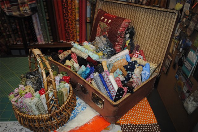 Выставка на Тишинке "Атмосфера творчества". Октябрь 2014. Бусинка к бусинке - получаются бусики! Кружево для антикварных