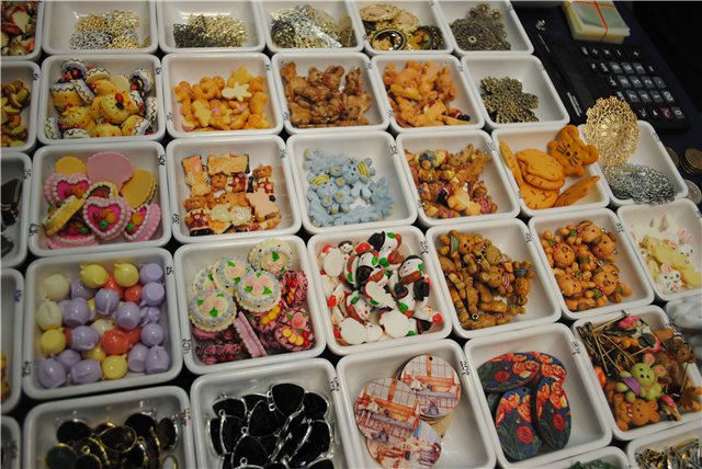 Выставка на Тишинке "Атмосфера творчества" - 2014. Мечты сороки сбываются! Блеск и великолепие