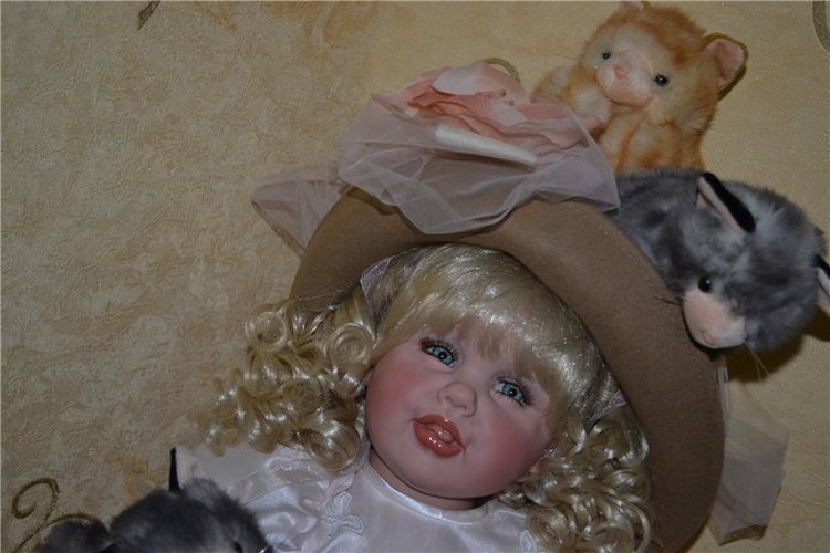 Кошки Мяу - самая весёлая куколка Файзах Спанос