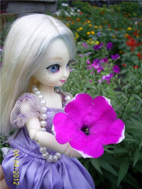 Миюки, Doll leaves