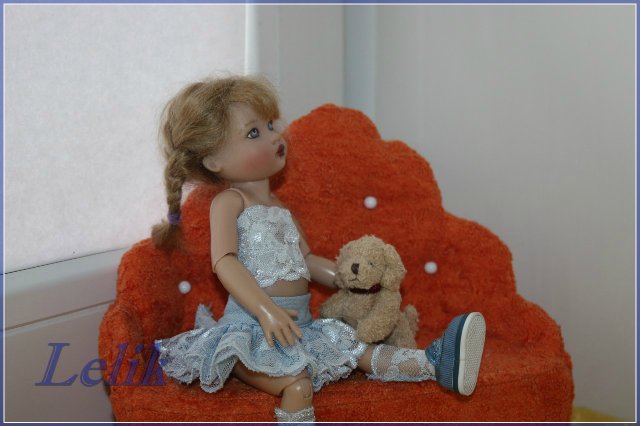 Наш диванчик, или одёжка из платков. Куколки от Helen Kish (фото 5)