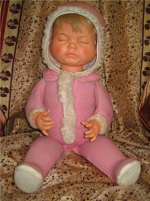 Три настроения одной куклы. Антикварная кукла 1967 года (фото 3)