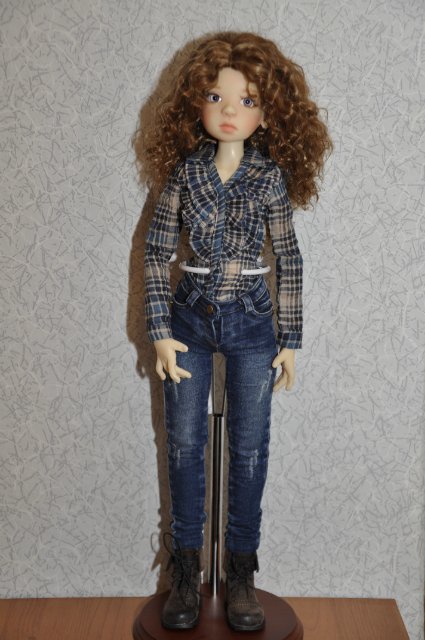 Нелли человечек от Кайе Виггз. Девочка из соседнего двора