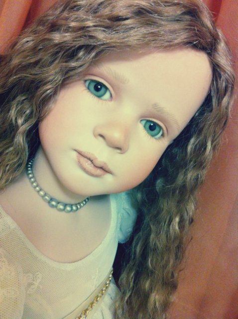 … была в том милом возрасте, когда девочка уже не ребенок, а ребенок еще не девушка. Лилу (Lilou) от автора Рут Треффайзен