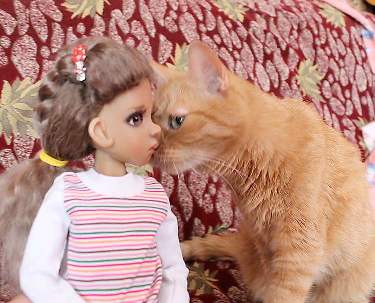 Знакомство Лолы, Kaye Wiggs