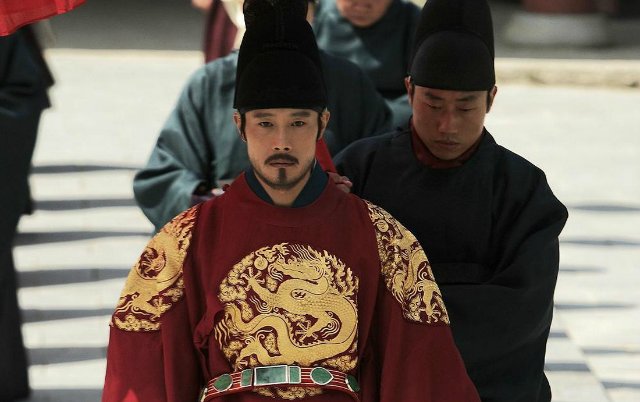 Кукла и актер: Ли Бён Хон (Lee Byung Hun) | Бэйбики Кукла и актер: Ли Бён Хон (Lee Byung Hun)