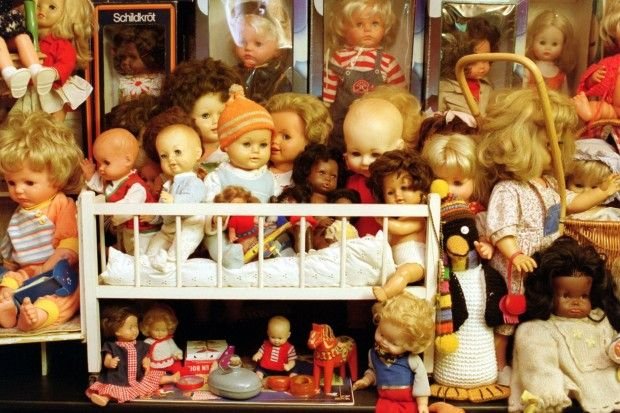 Куклы в доме или дом для кукол